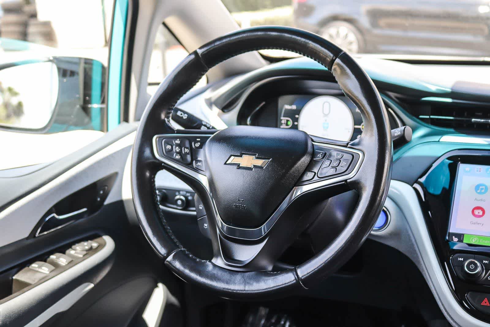 Used 2020 Chevrolet Bolt Premier w/ Infotainment Package FWD image 12