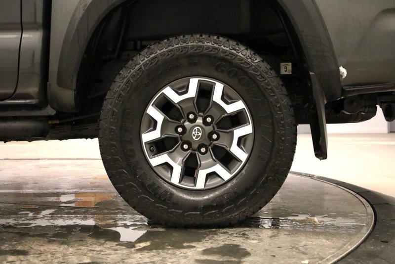 Used 2019 Toyota Tacoma TRD Off-Road w/ Four Season Floor Mat Package image 38