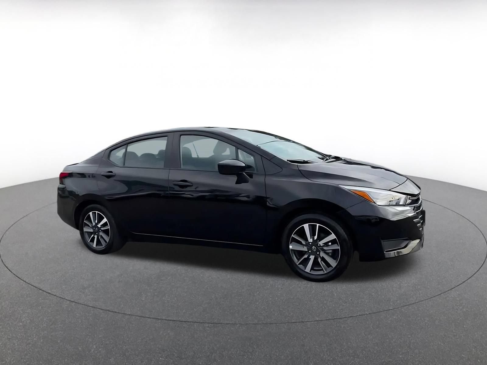 Used 2025 Nissan Versa SV FWD image 2
