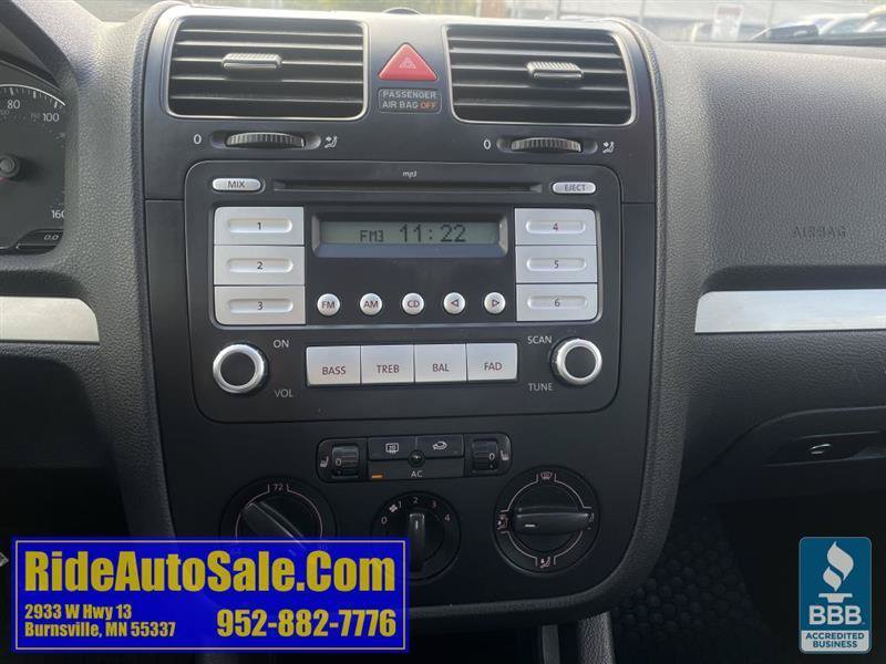 Used 2009 Volkswagen Rabbit S w/ Cold Weather Pkg FWD image 19