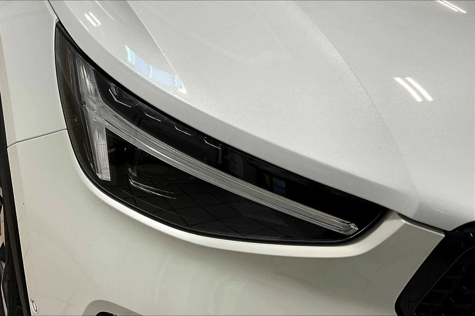 New 2025 Volvo XC40 B5 Plus w/ Protection Package Premier image 15