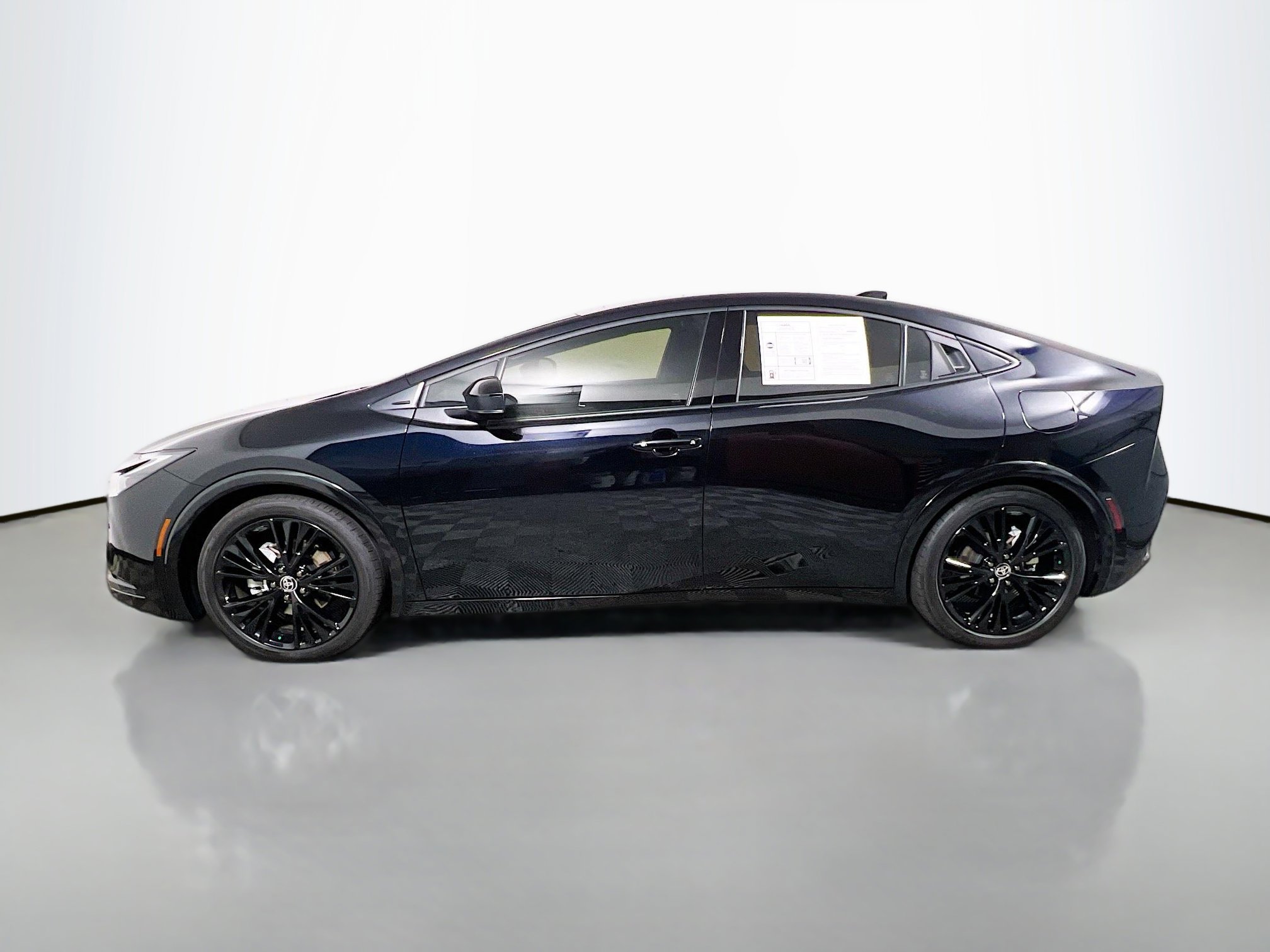 Used 2026 Toyota Prius Plug-In Hybrid image 9