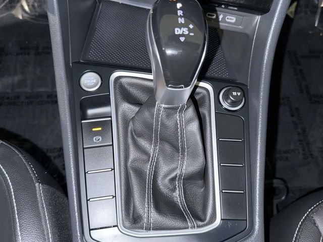 Used 2024 Volkswagen Jetta SE w/ Panoramic Sunroof Package image 22