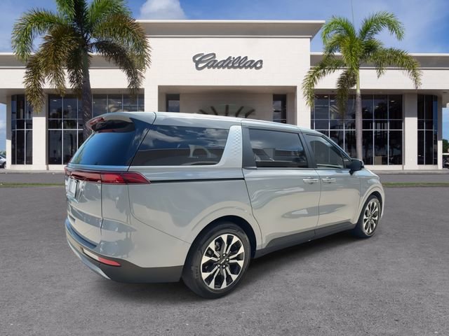 Used 2024 Kia Carnival EX image 14