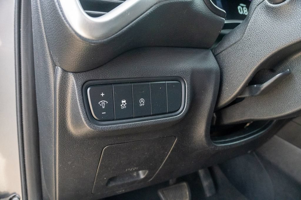 Used 2023 Kia Soul LX w/ LX Technology Package FWD image 18