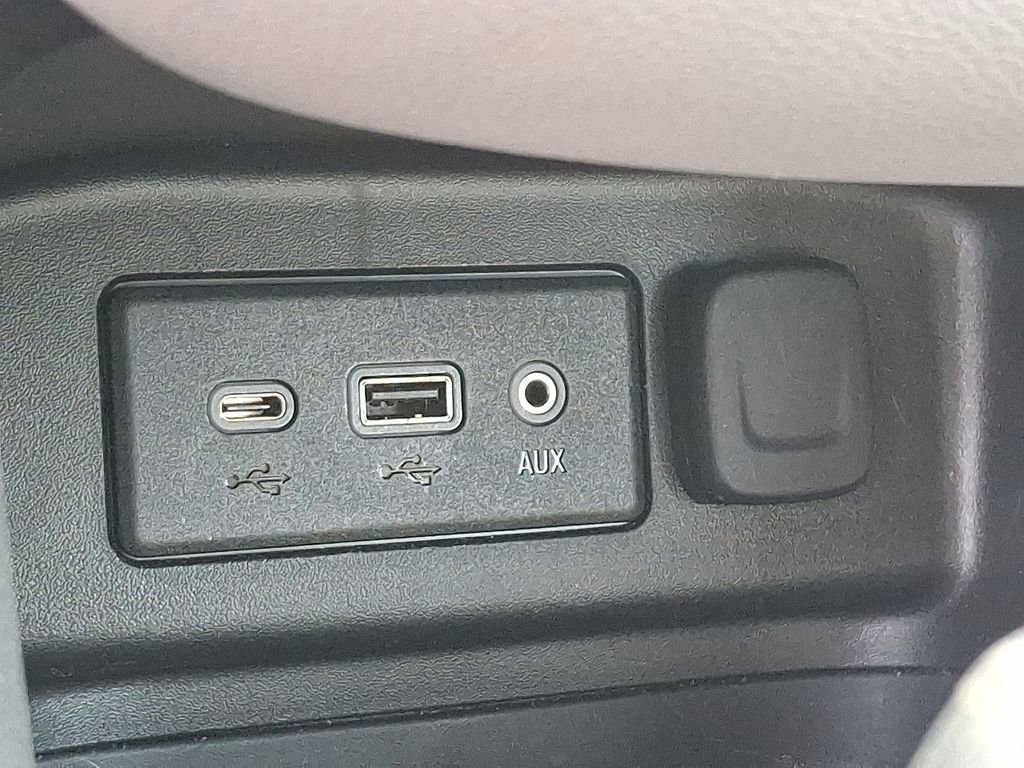 Used 2023 Chevrolet Equinox LS w/ Driver Confidence II Package image 30