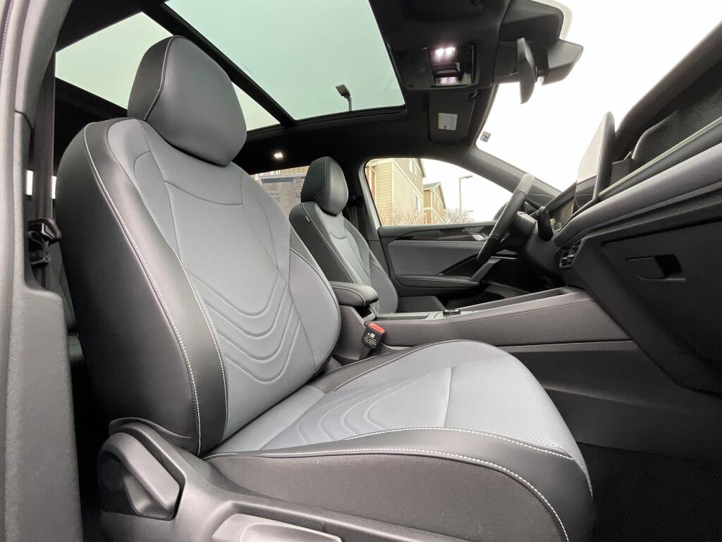 New 2026 Volkswagen Tiguan SE R-Line AWD/4WD image 11