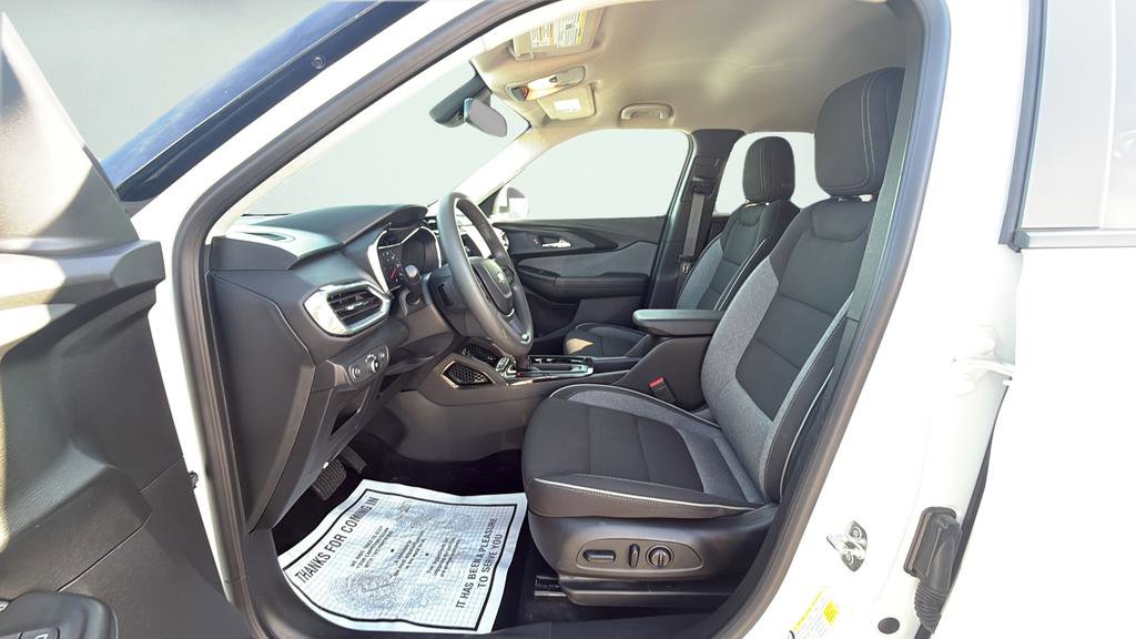 Used 2023 Chevrolet TrailBlazer LT w/ Convenience Package AWD/4WD image 21