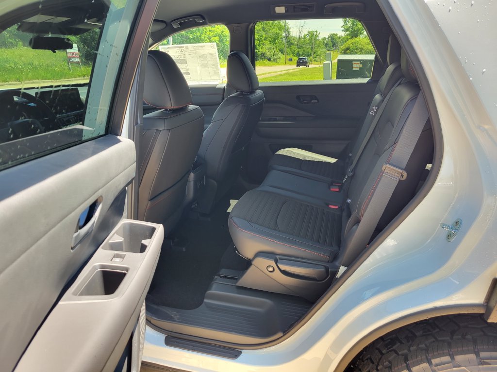 New 2026 Nissan Pathfinder Rock Creek w/ Rock Creek Premium Package AWD/4WD image 11
