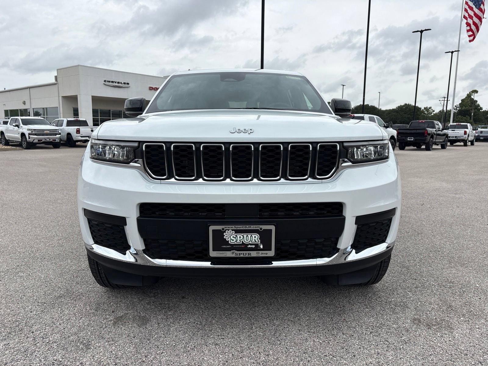 New 2026 Jeep Grand Cherokee L Laredo RWD image 8