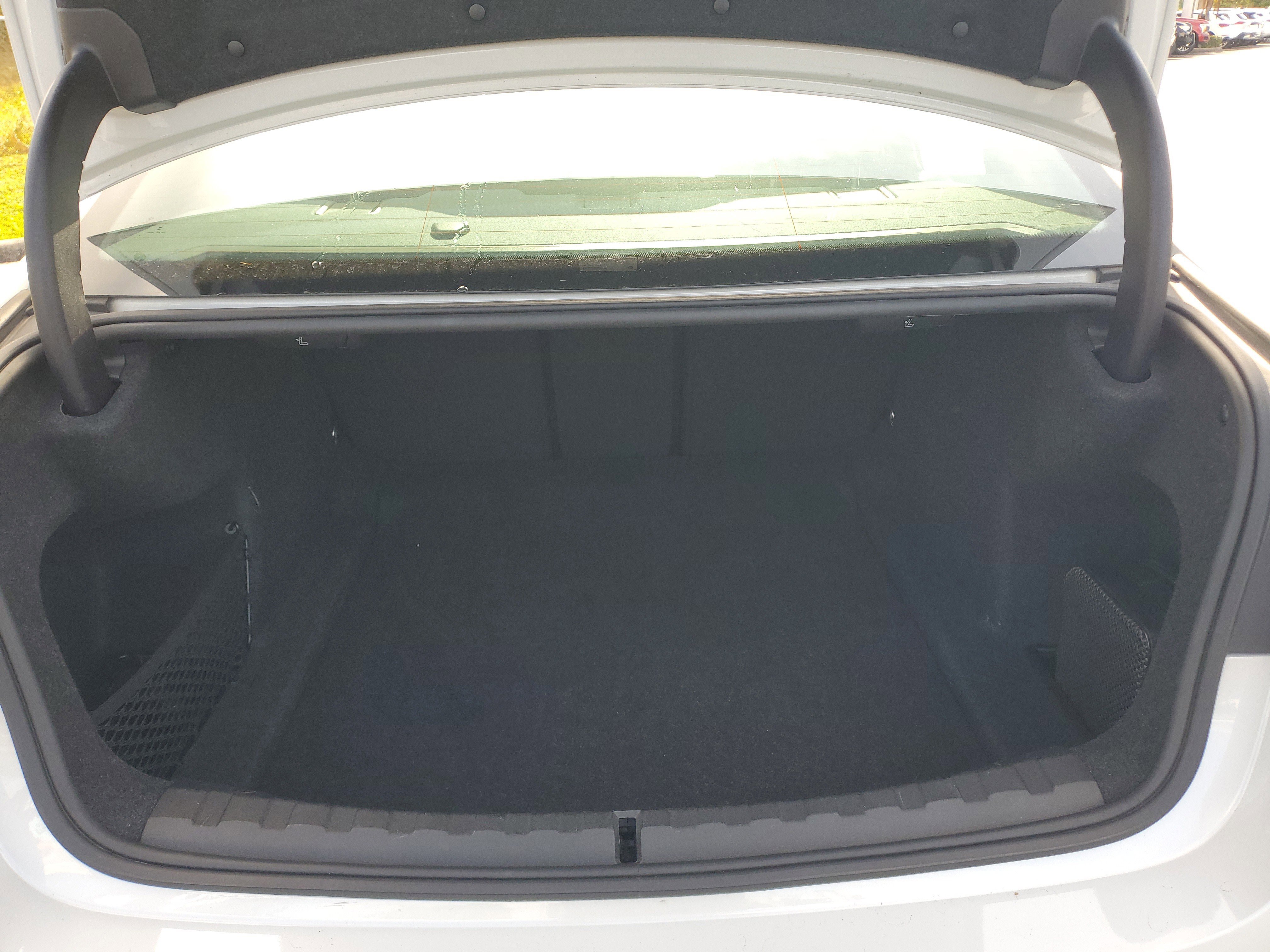 Used 2024 BMW 330i Sedan w/ Convenience Package image 7