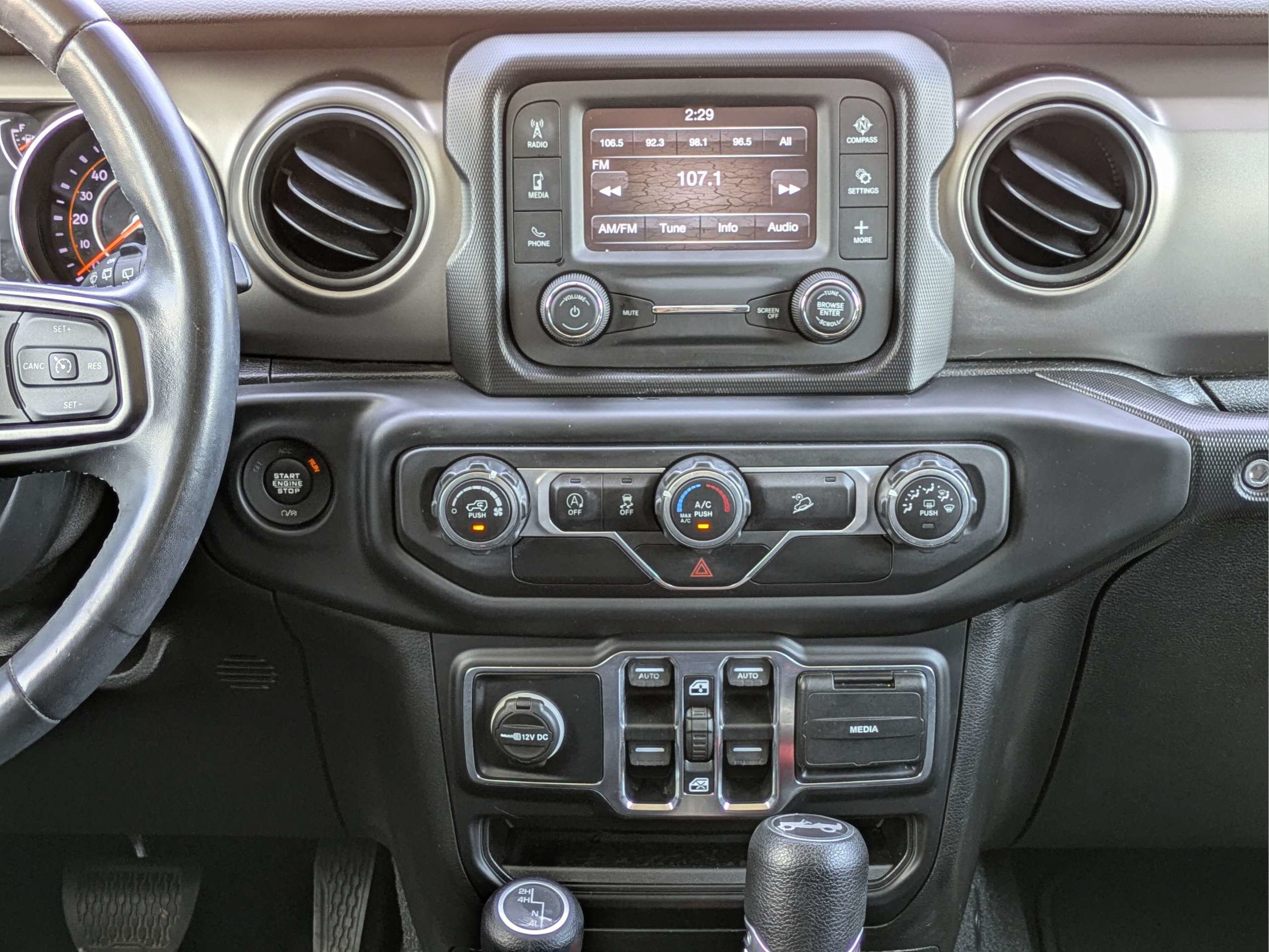Used 2019 Jeep Wrangler Unlimited Sport S AWD/4WD image 17