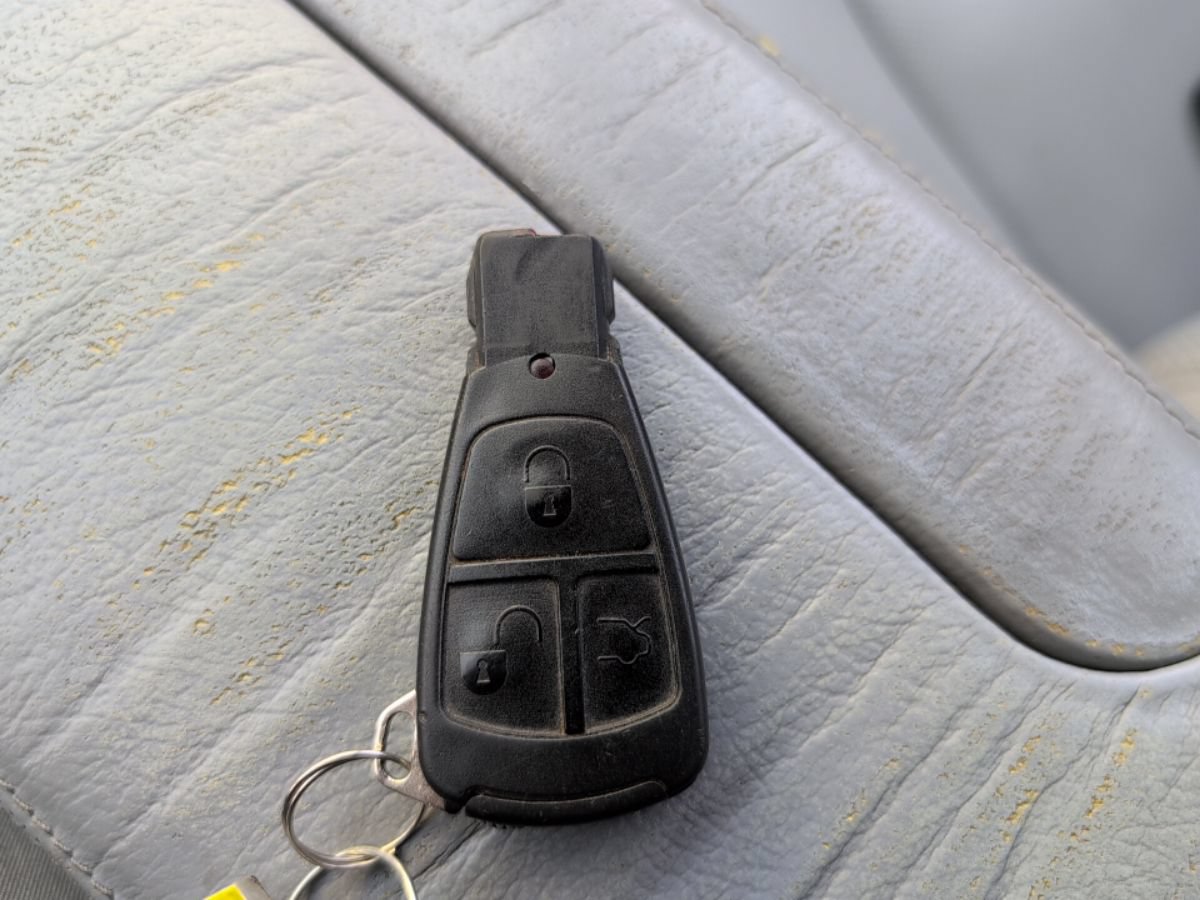 Used 2000 Mercedes-Benz S 500 image 34