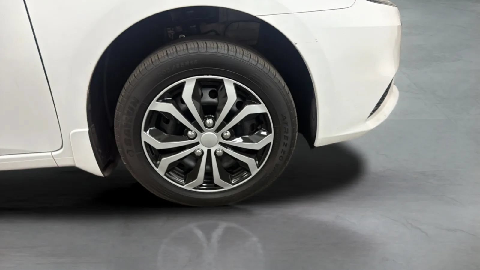 Used 2017 Nissan Sentra S FWD image 23