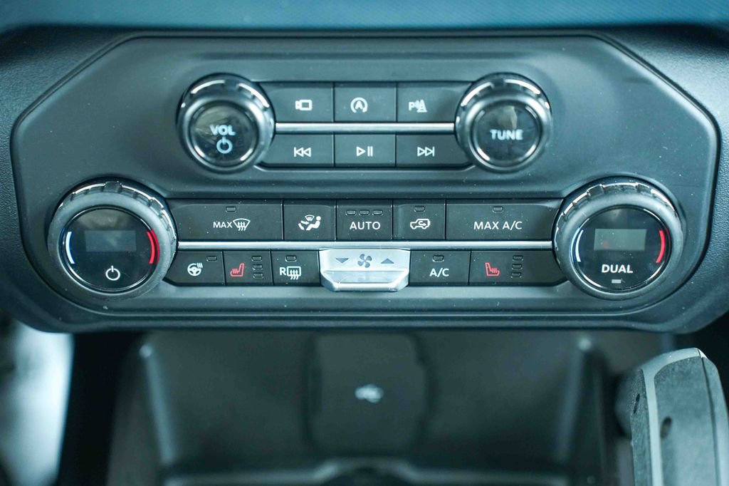 Certified 2024 Ford Bronco Outer Banks w/ Sasquatch Package AWD/4WD image 34