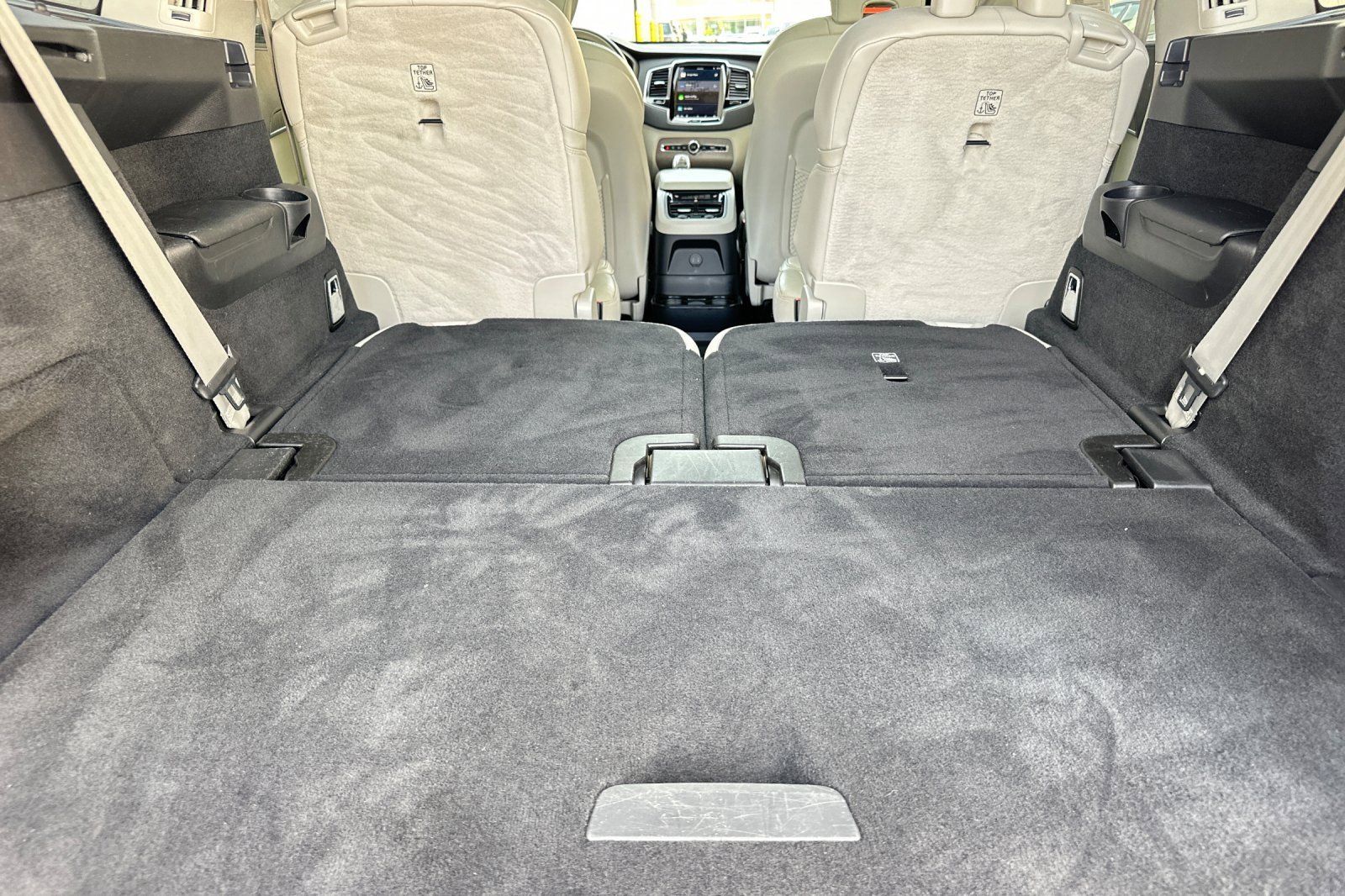 Used 2023 Volvo XC90 T8 Ultimate image 17