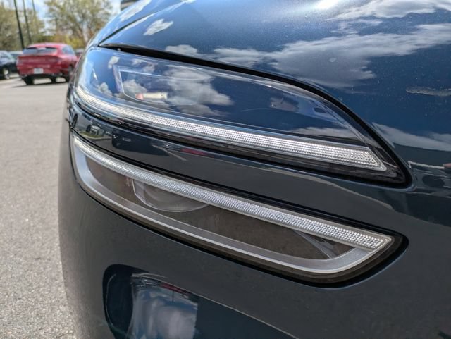 Used 2025 Genesis G70 2.5T AWD/4WD image 11
