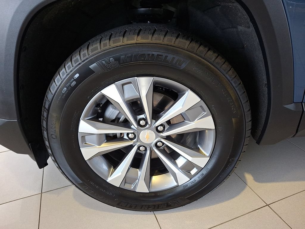Certified 2026 Chevrolet Equinox LT AWD/4WD image 12