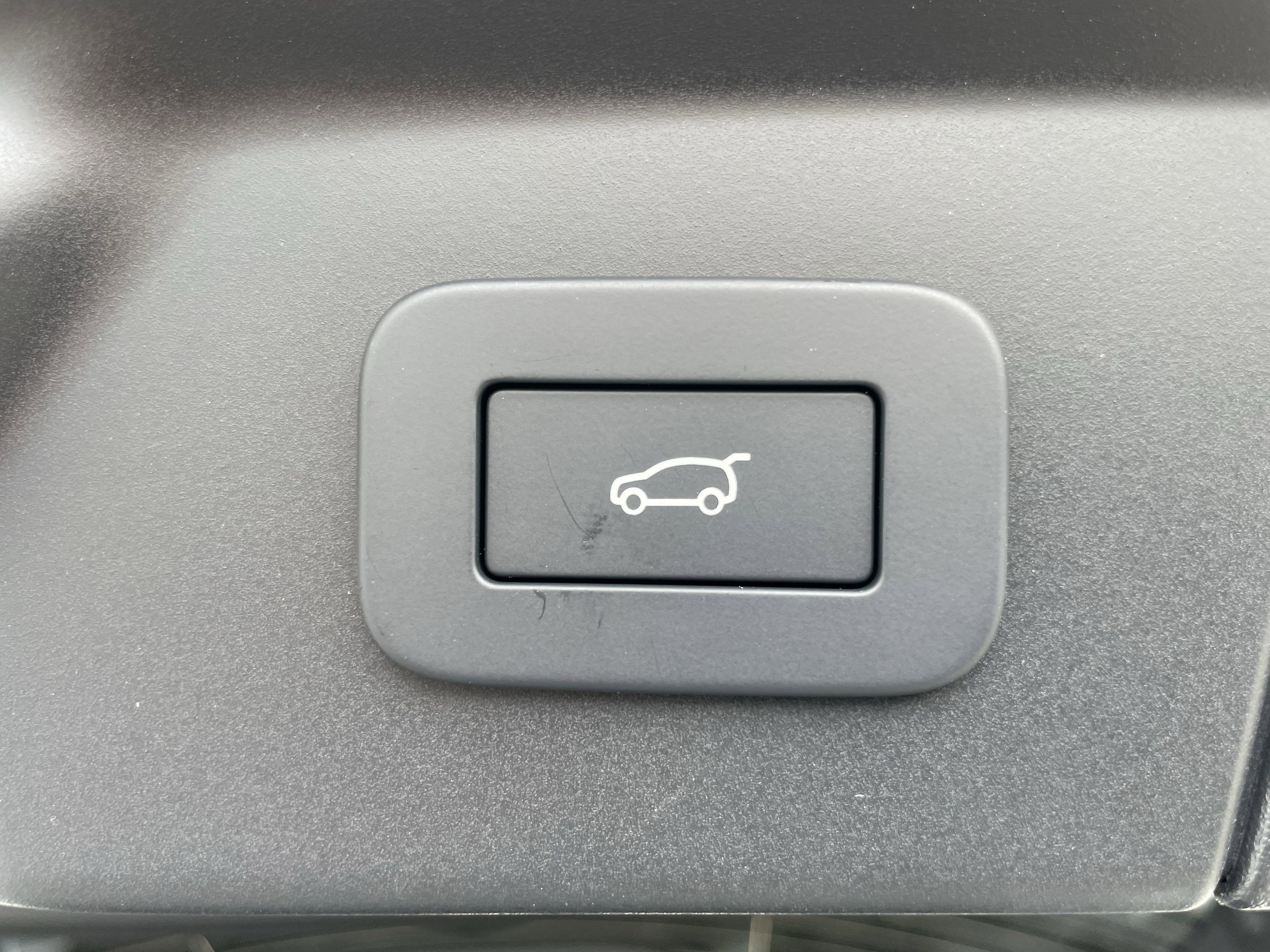 New 2026 Land Rover Range Rover Velar Dynamic SE image 37