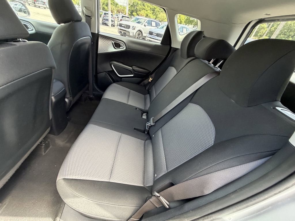 Used 2023 Kia Soul LX FWD image 17