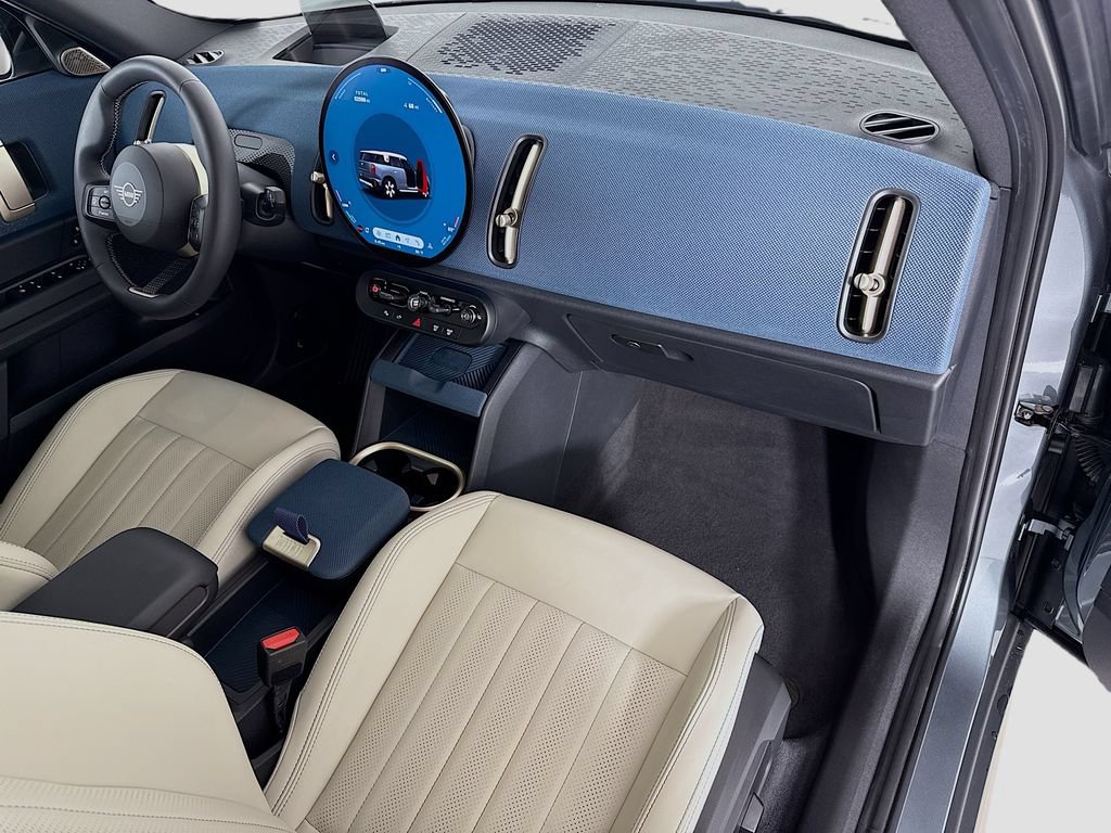 Certified 2025 MINI Cooper Countryman SE w/ Comfort Package Max AWD/4WD image 18