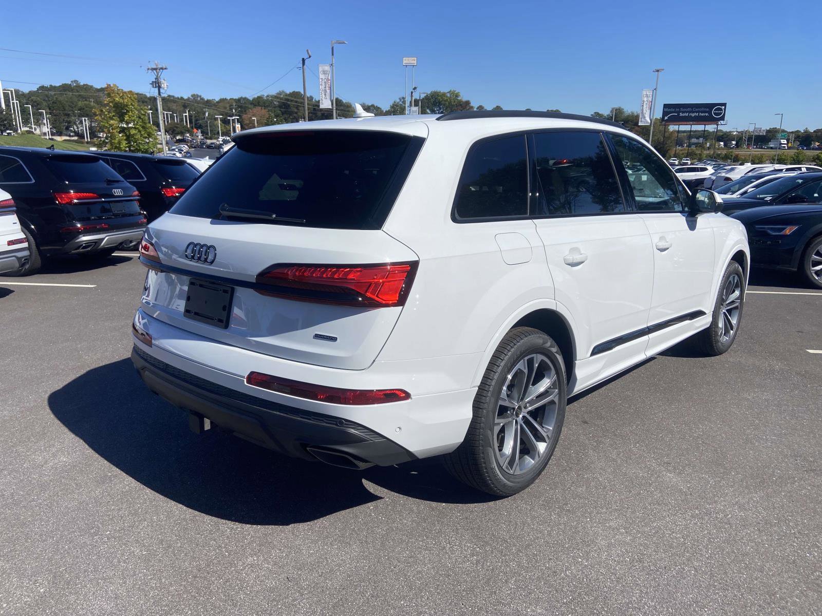 New 2026 Audi Q7 3.0T Premium image 9