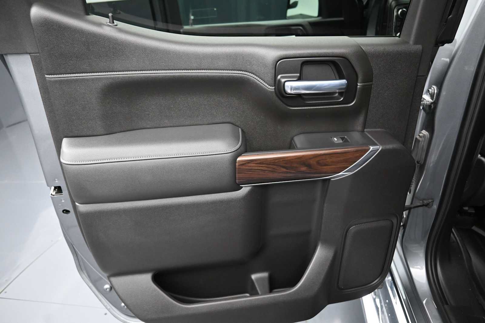 Used 2021 GMC Sierra 1500 SLT w/ SLT Convenience Package AWD/4WD image 20
