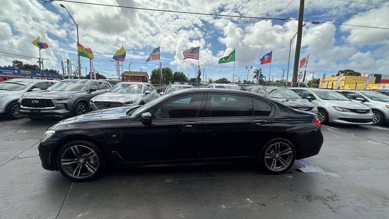 Used 2017 BMW 740e xDrive AWD/4WD image 10