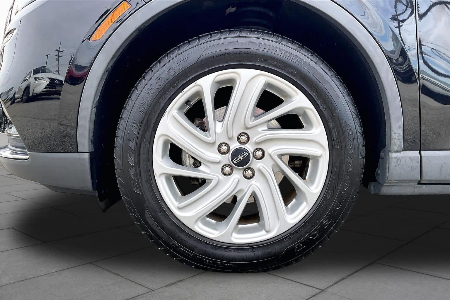Used 2020 Lincoln Corsair FWD image 11
