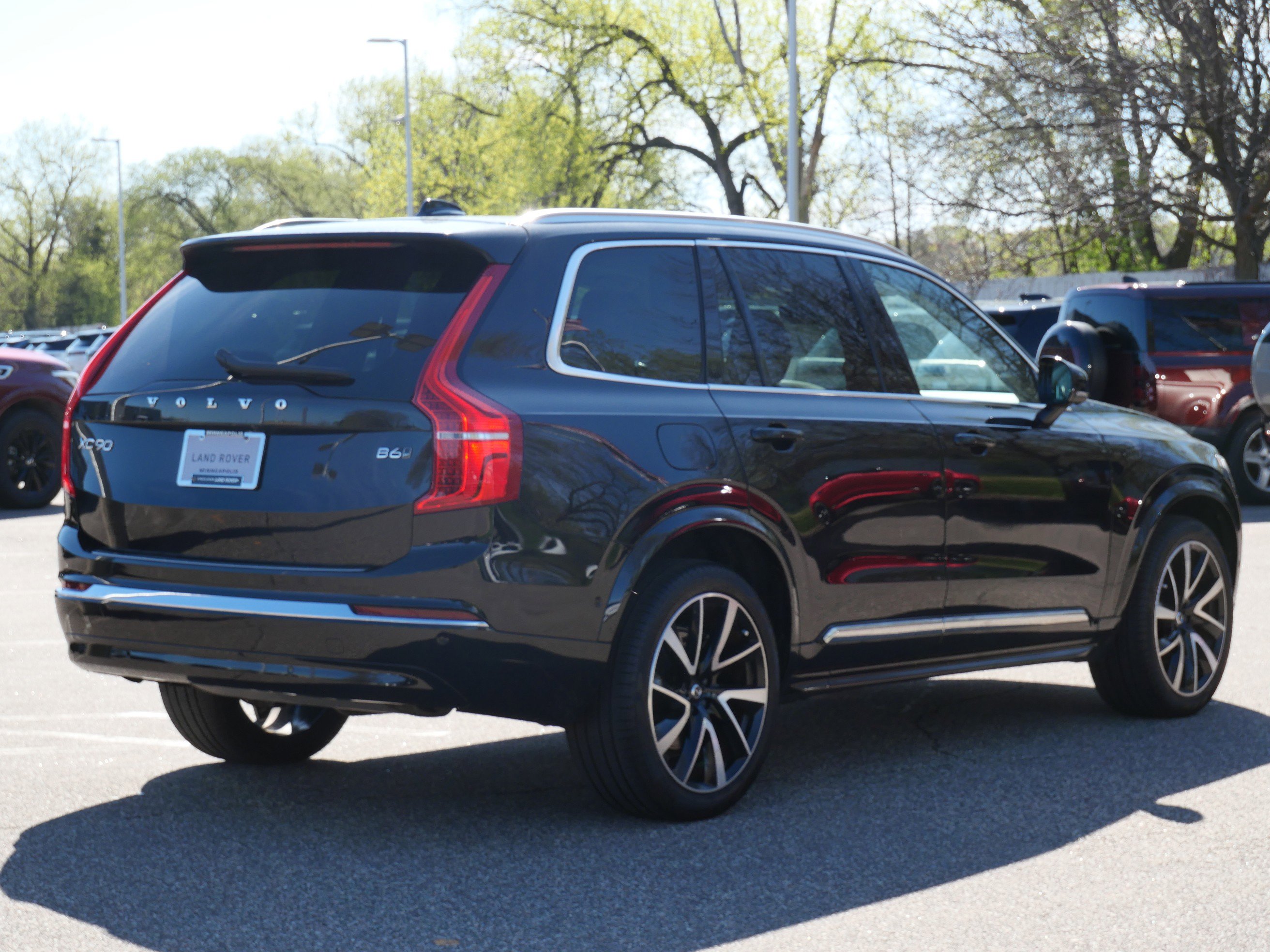 Used 2023 Volvo XC90 B6 Plus w/ Protection Package Premier AWD/4WD image 5