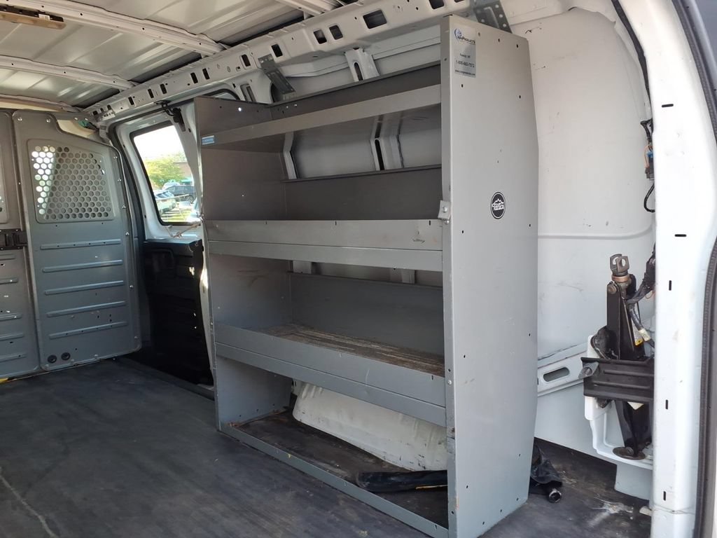 Used 2016 Chevrolet Express 2500 RWD image 8