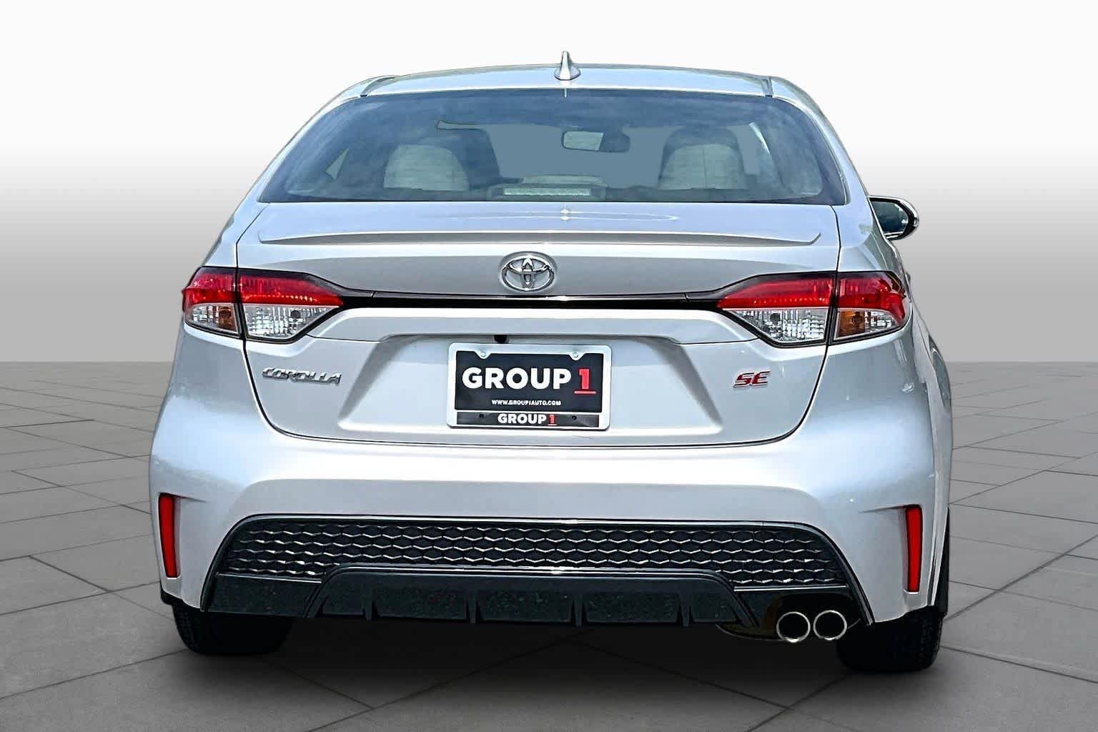 Used 2021 Toyota Corolla SE w/ Carpet Mat Package (TMS) FWD image 5