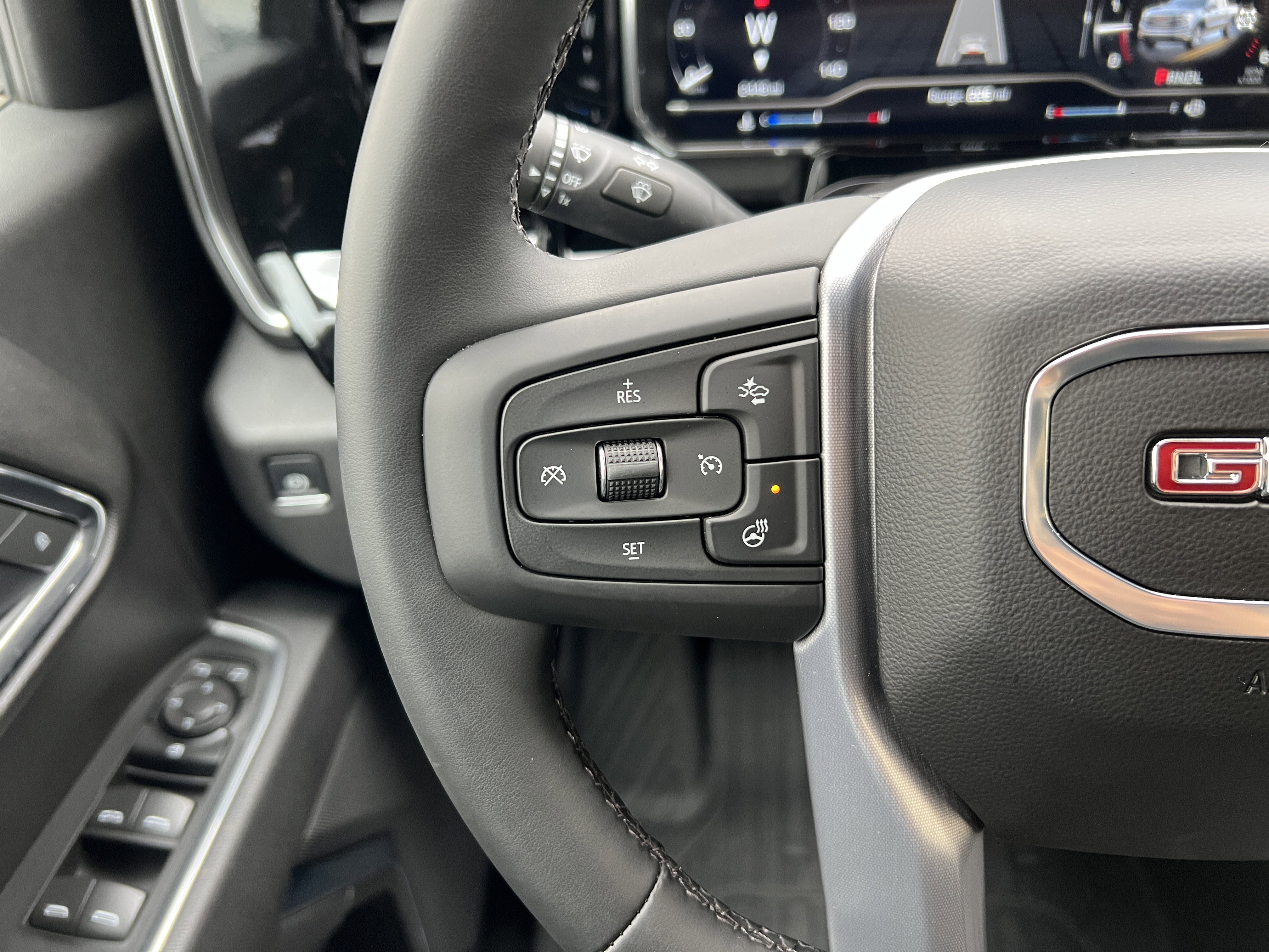 Used 2025 GMC Sierra 1500 Elevation image 28