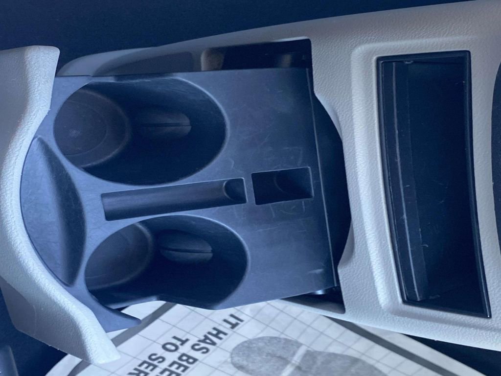 Used 2014 Chrysler Town & Country Touring image 25