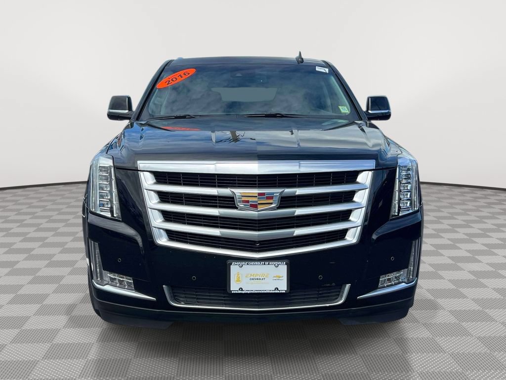 Used 2016 Cadillac Escalade Luxury AWD/4WD image 2