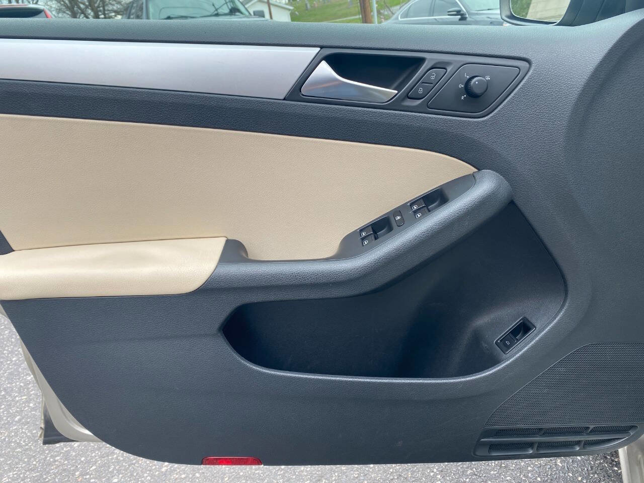 Used 2012 Volkswagen Jetta TDI image 11