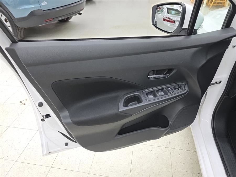 Used 2021 Nissan Versa SV image 12