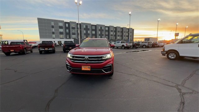 Used 2022 Volkswagen Atlas SEL Premium image 3