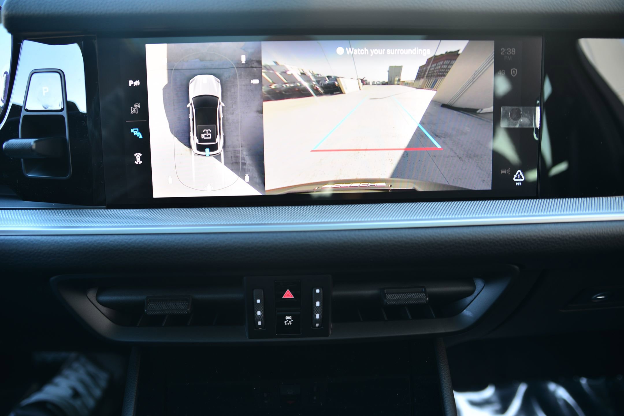 Certified 2026 Porsche Cayenne Coupe image 32