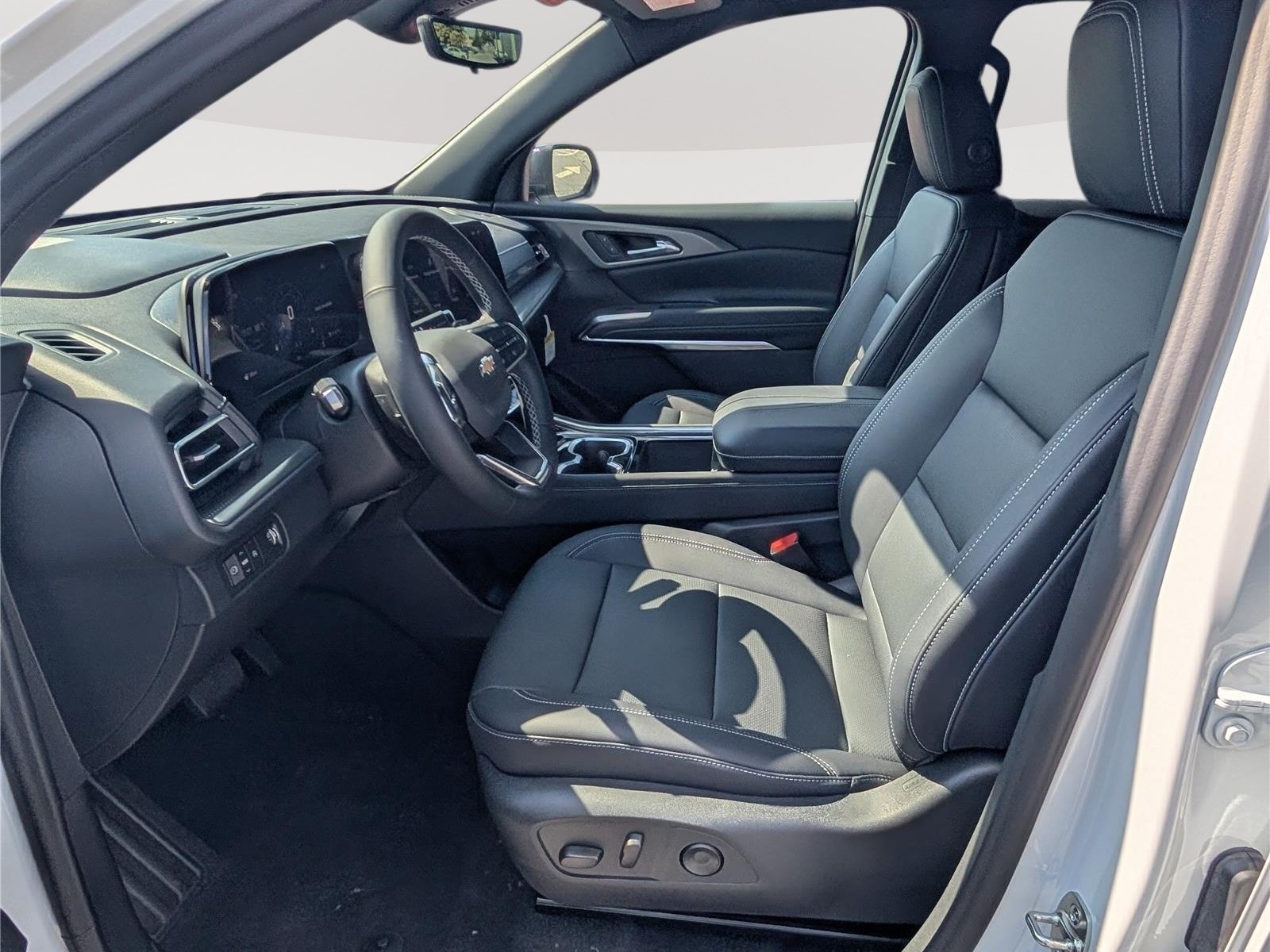 New 2027 Chevrolet Traverse LT w/ Driver Confidence Package FWD image 14