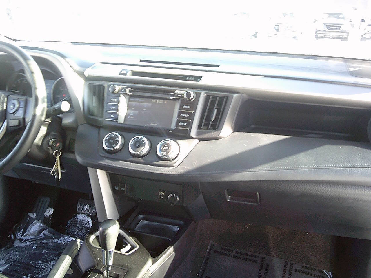 Used 2017 Toyota RAV4 LE image 11