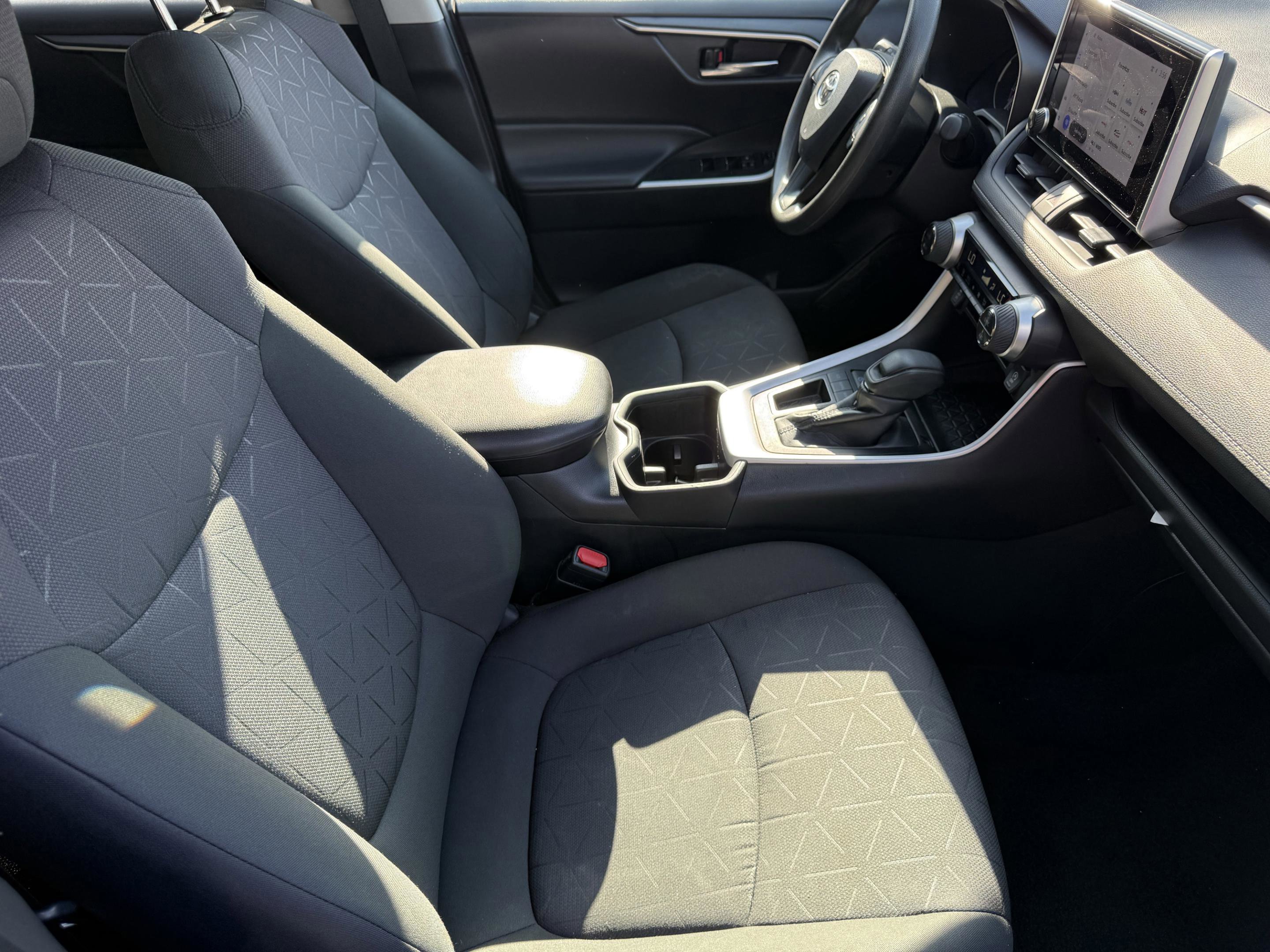 Used 2024 Toyota RAV4 XLE image 38