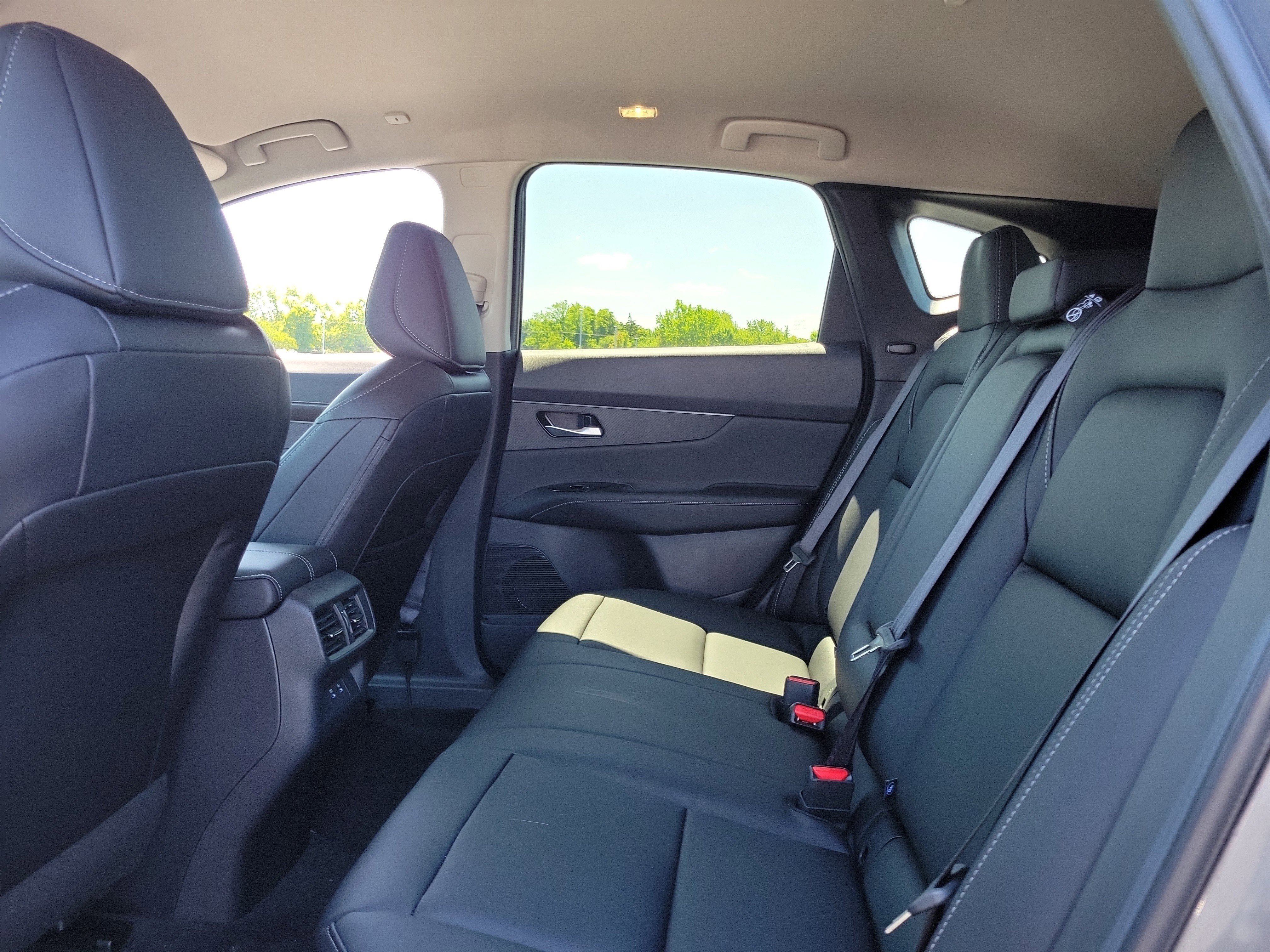 Used 2025 Nissan Murano SV w/ Cargo Package image 11