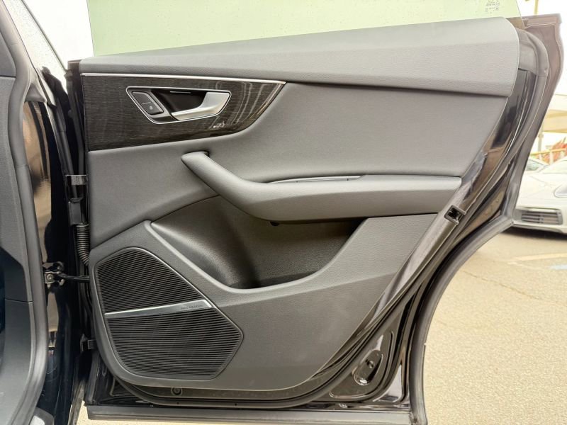 Used 2020 Audi Q8 Premium Plus w/ Premium Plus Package image 26