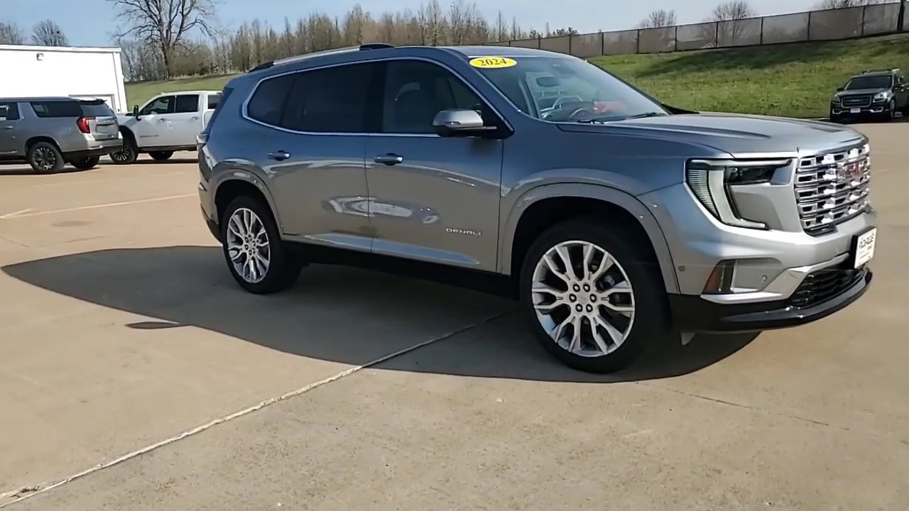 Used 2024 GMC Acadia Denali w/ Super Cruise Package image 2