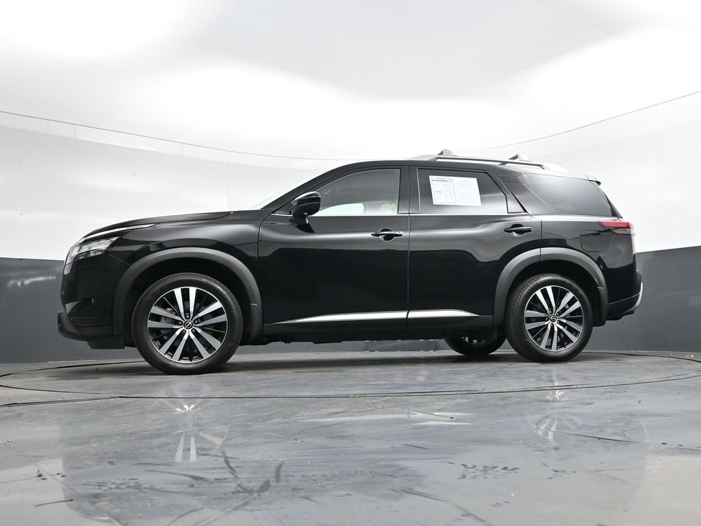 Used 2024 Nissan Pathfinder Platinum w/ Cargo Package image 45