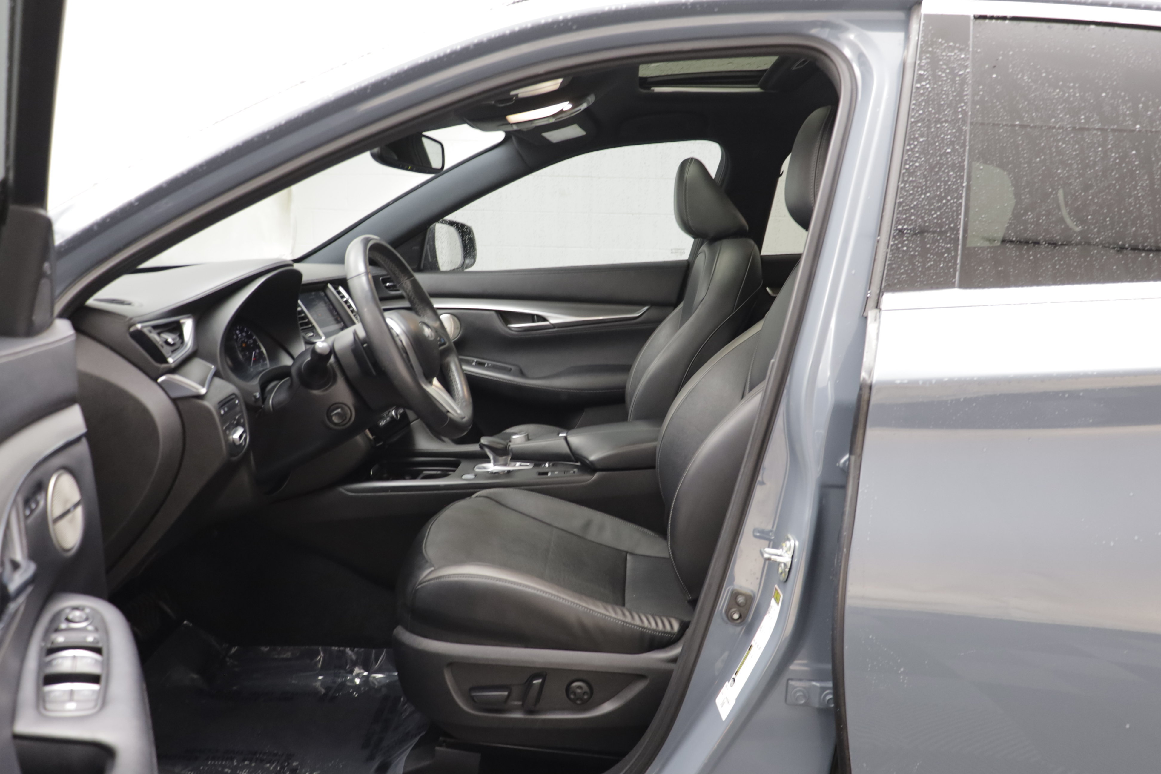 Used 2023 INFINITI QX55 Essential w/ Cargo Package AWD/4WD image 5