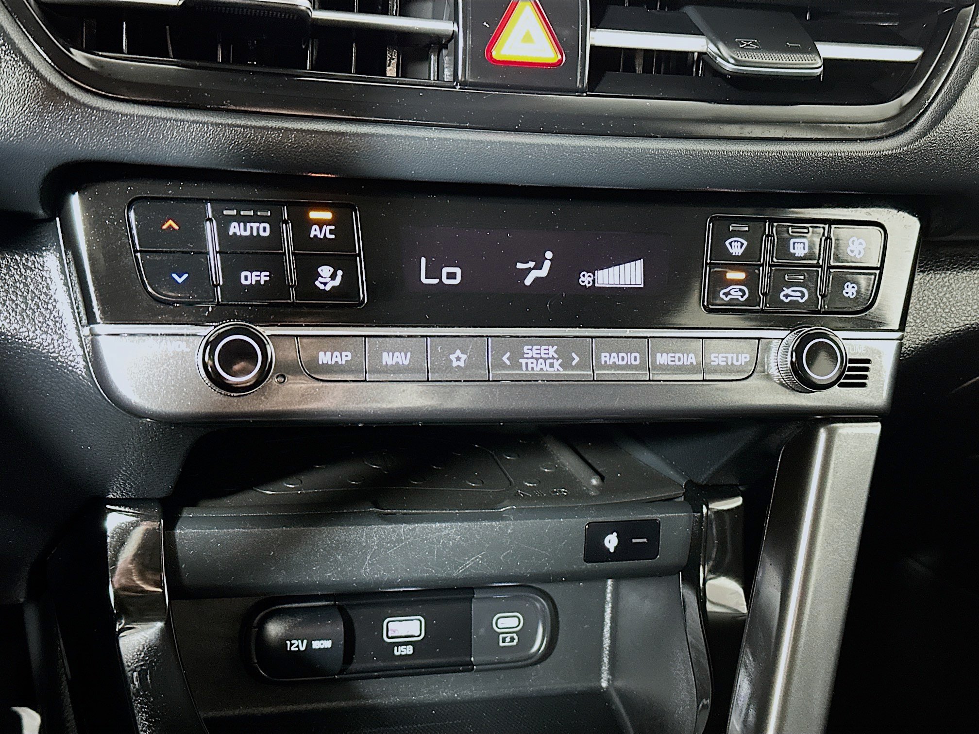Certified 2024 Kia Seltos EX AWD/4WD image 16