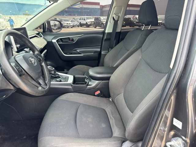 Used 2023 Toyota RAV4 LE AWD/4WD image 34