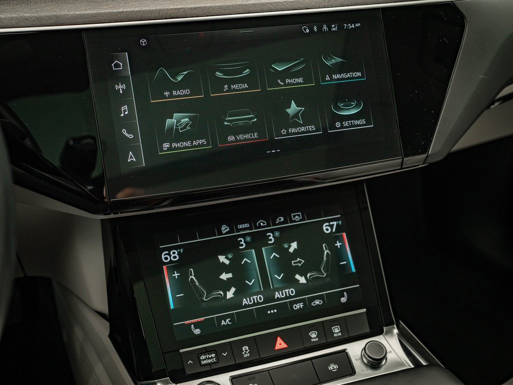 Used 2021 Audi e-tron Premium w/ Convenience Plus Package image 31